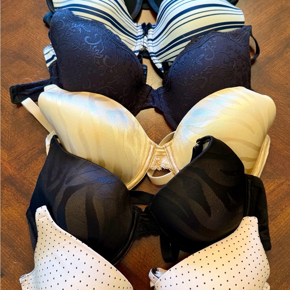 Maidenform Bra Bundle in Navy, Cream, Black, White Polka Dot